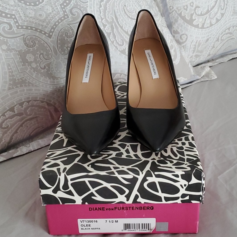 Diane Von Furstenberg Black Leather Pump Heels